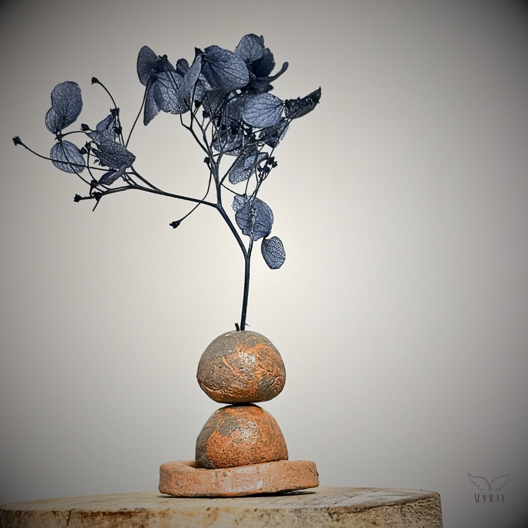 Miniature Pebbles & Ring Stand Set: Sutton