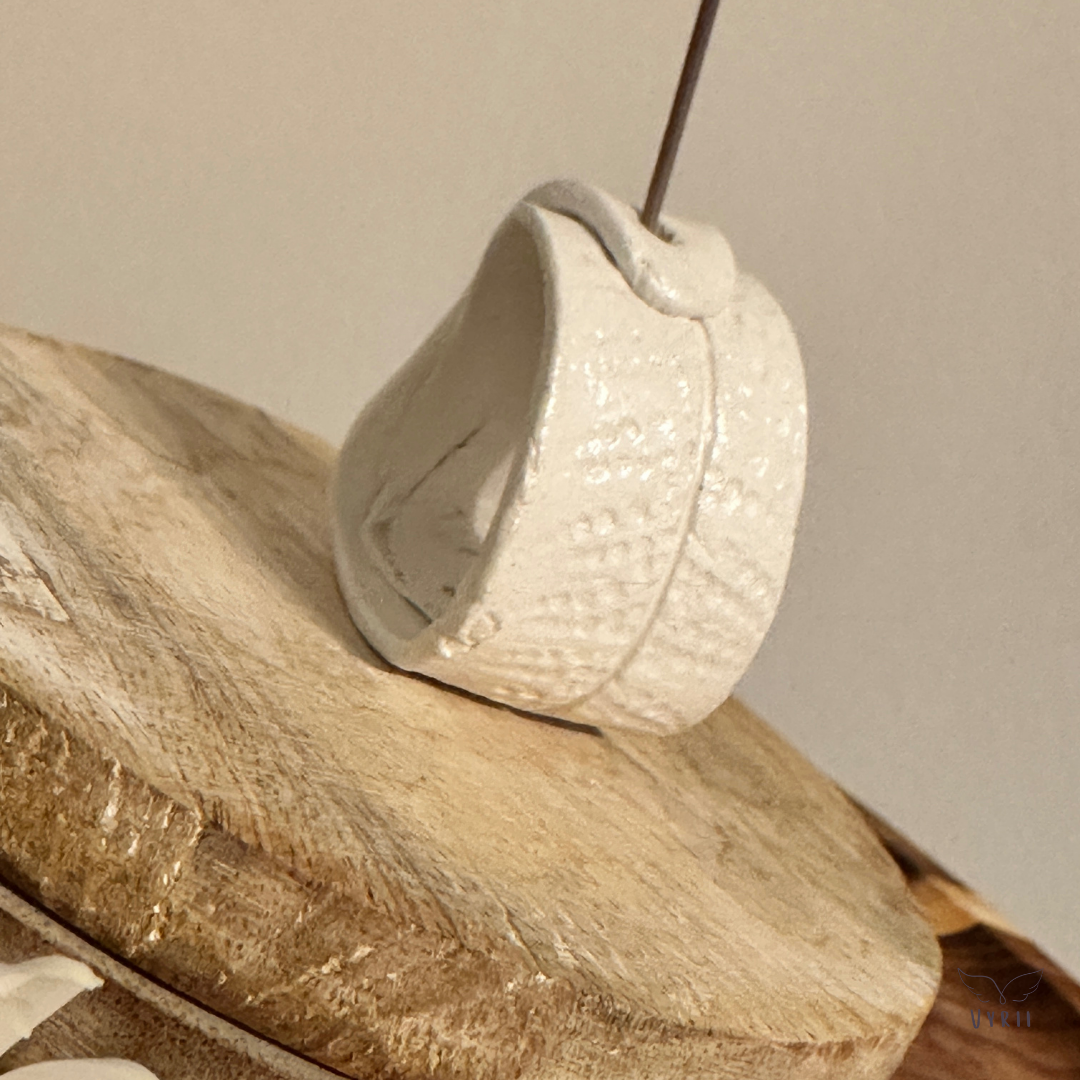 Miniature Folded Leaf Vase - Hutton