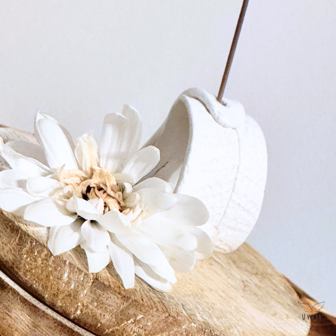 Miniature Folded Leaf Vase - Hutton