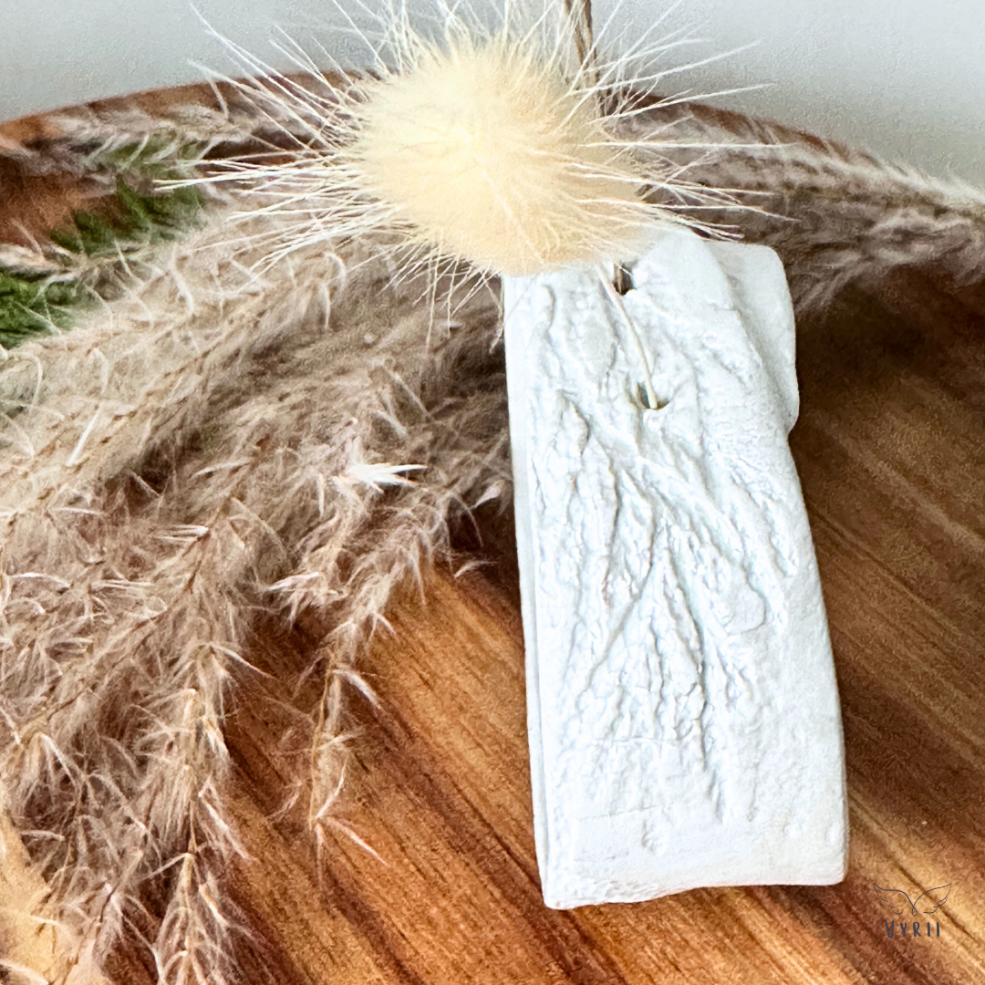 Folded Leaf Vase: Farndale