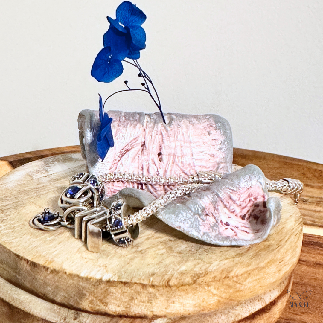 Speckled Petal Rest