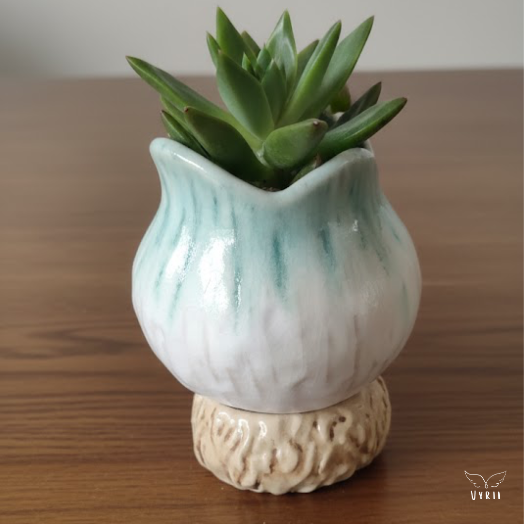 Onion Plant Pot: Light Green
