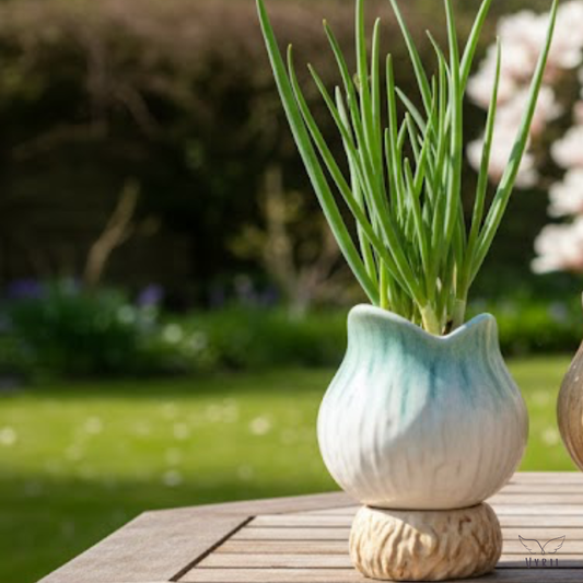 Onion Plant Pot: Light Green