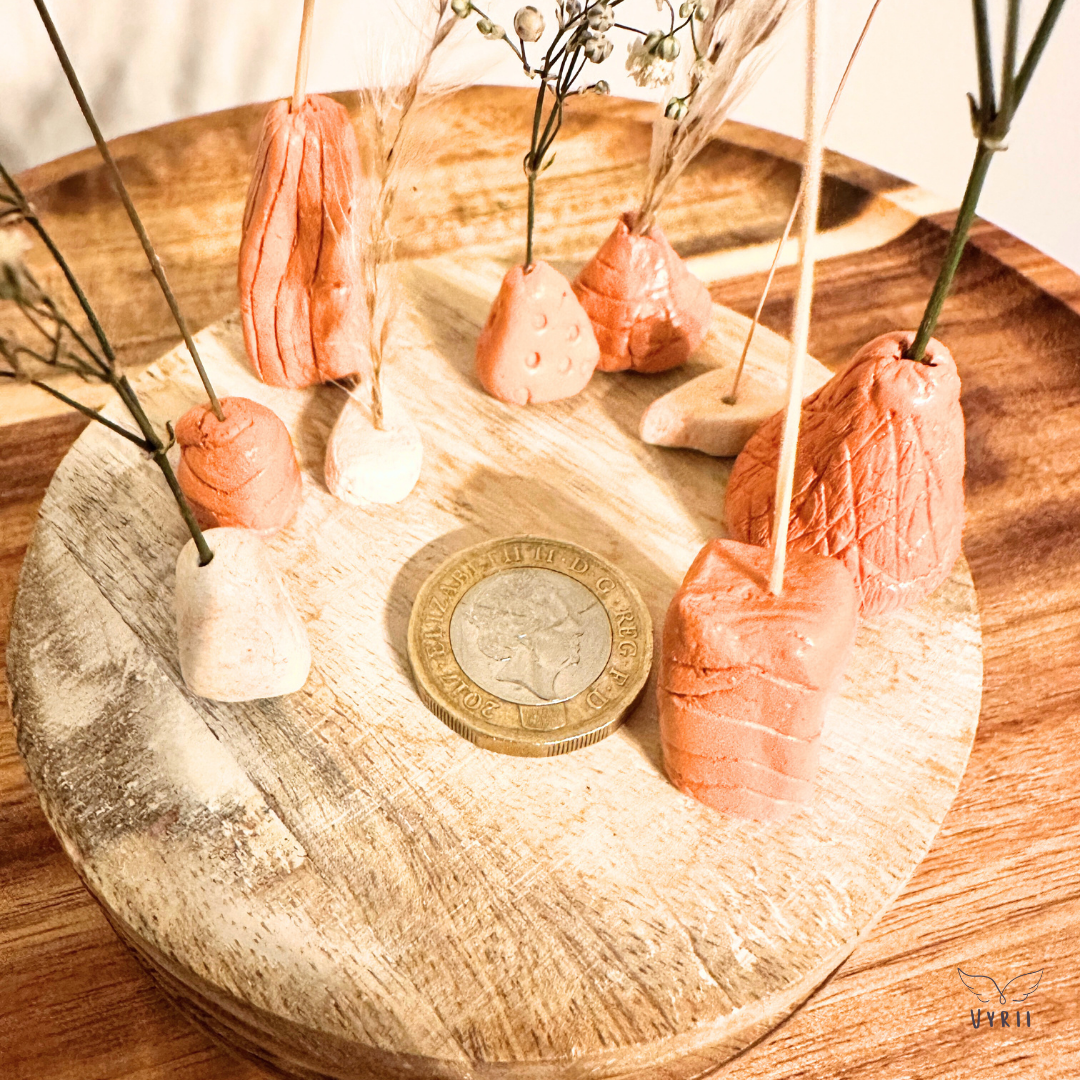 Miniature Bud Vase Set with Dried Flowers: Fountains