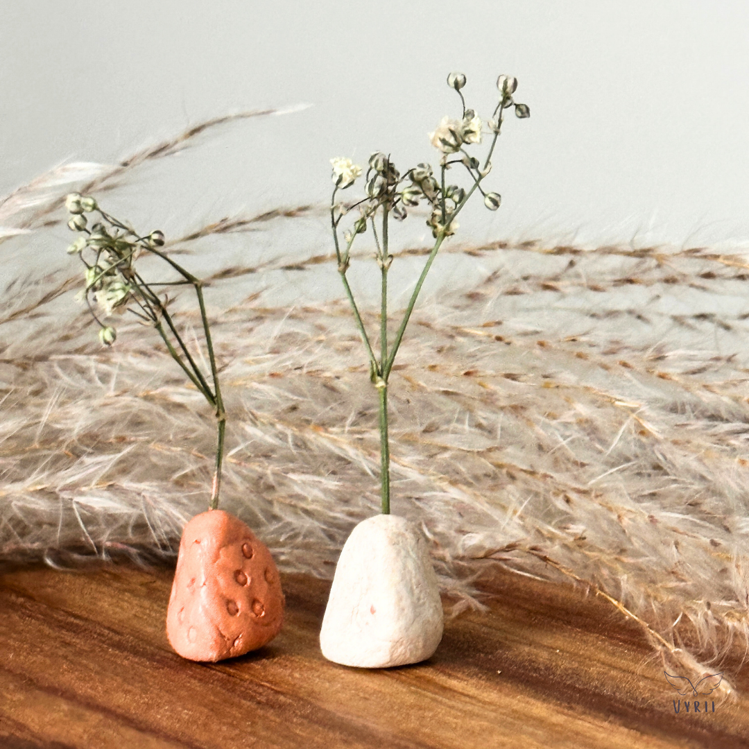 Miniature Bud Vase Set with Dried Flowers: Fountains
