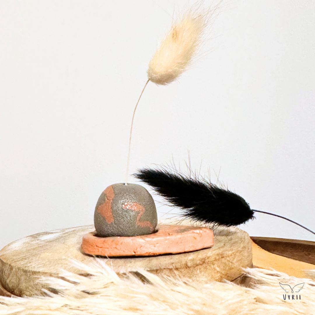 Miniature Pebble & Ring Stand Set: Gordale