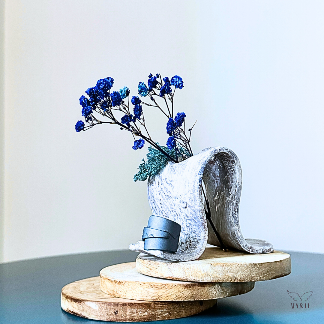 Slack Curl Vase