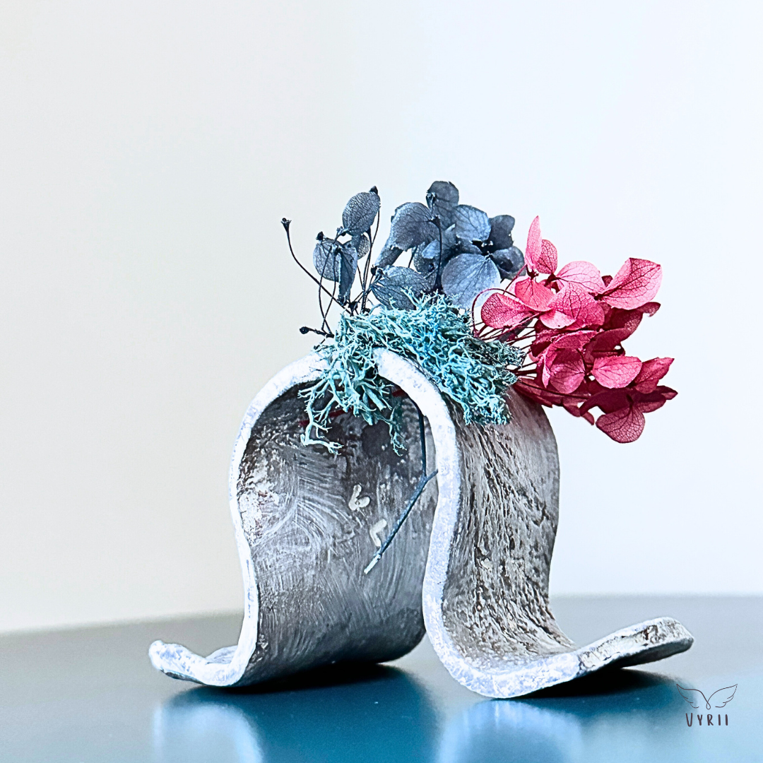 Slack Curl Vase