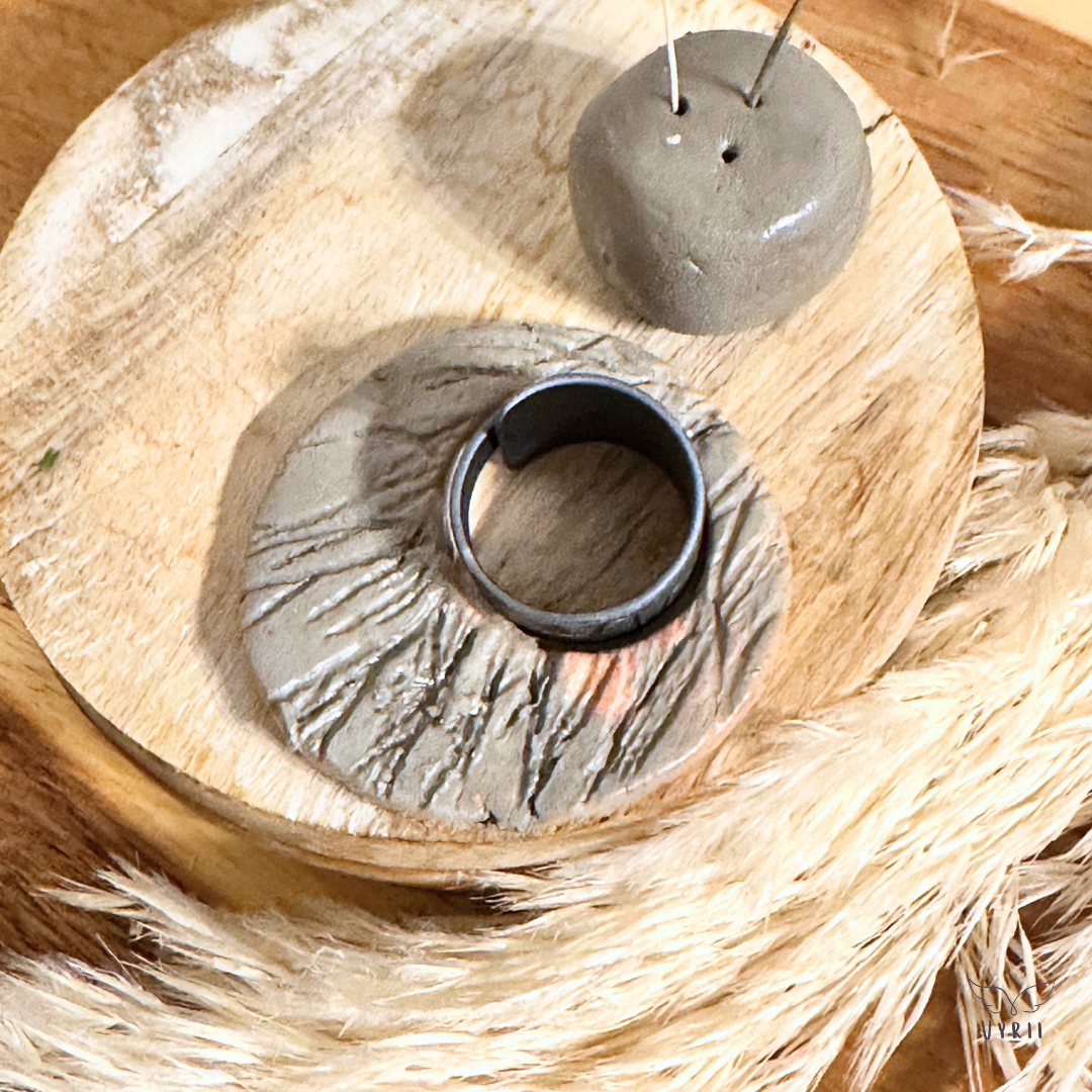 Miniature Pebble & Ring Stand Set: Jervaulx